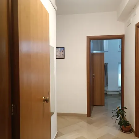 4rooms Station House バーリ