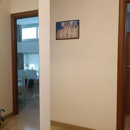 4rooms Station House バーリ