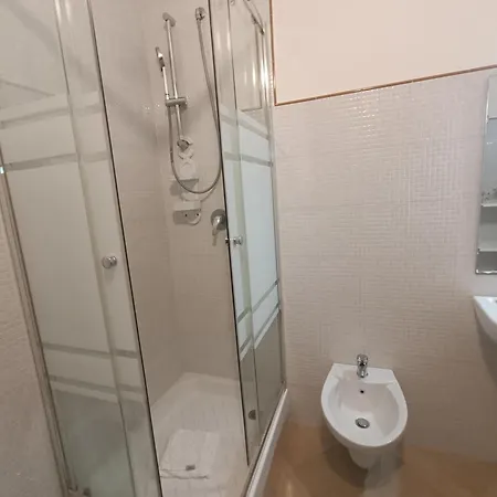 4rooms Station House * バーリ