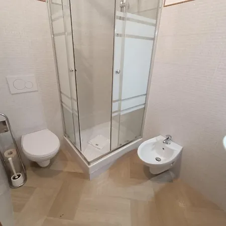 4rooms Station House Lägenhet Bari