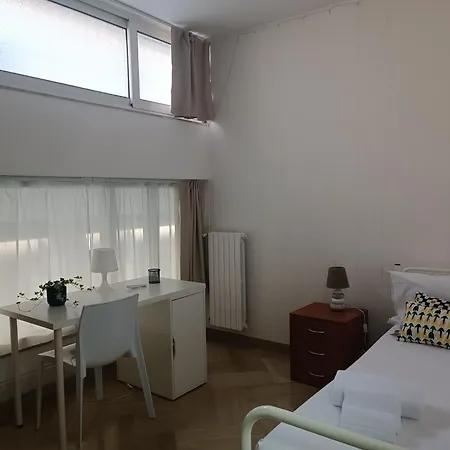 4rooms Station House Lägenhet Bari