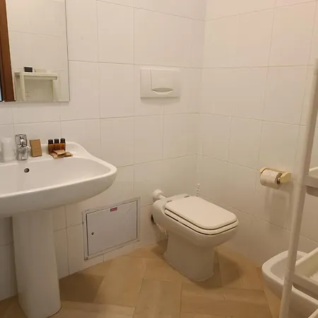 4rooms Station House شقة