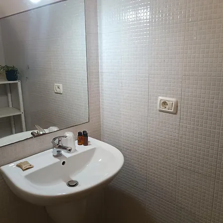 شقة 4rooms Station House *