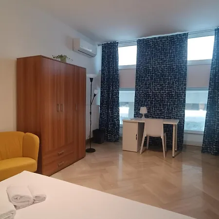 4rooms Station House Bari