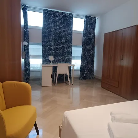 4rooms Station House شقة *